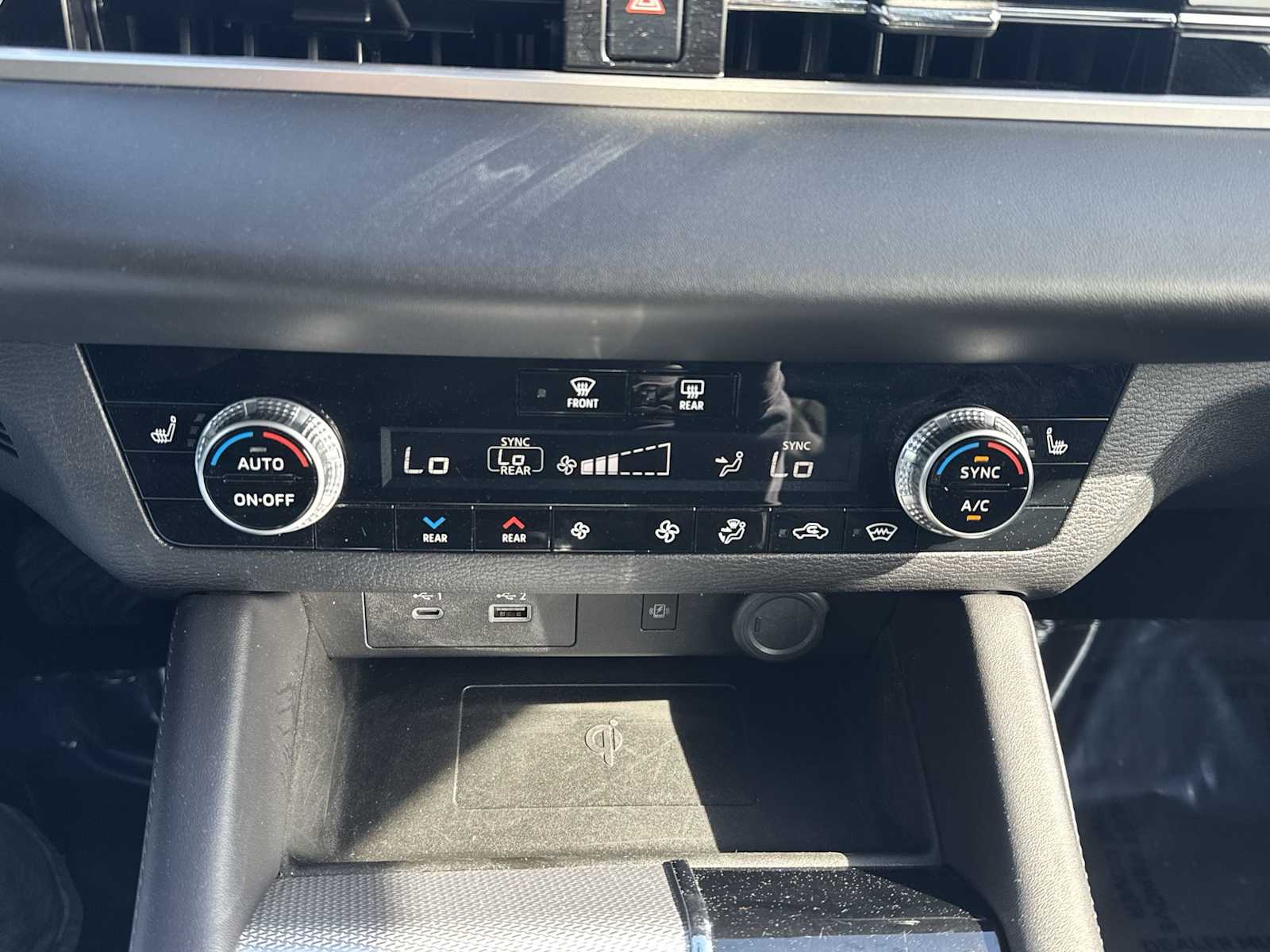 Thumbnail: 2024 Mitsubishi Outlander - 16