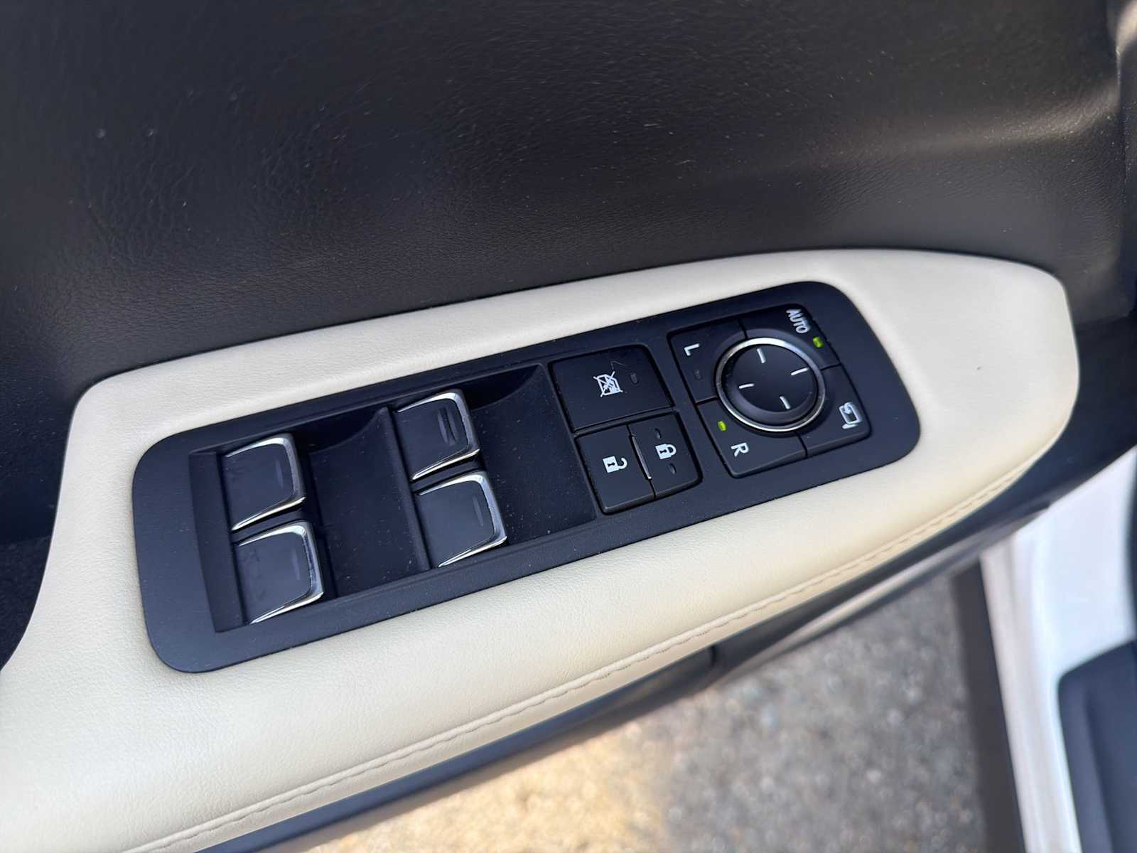 Thumbnail: 2021 Lexus RX - 15