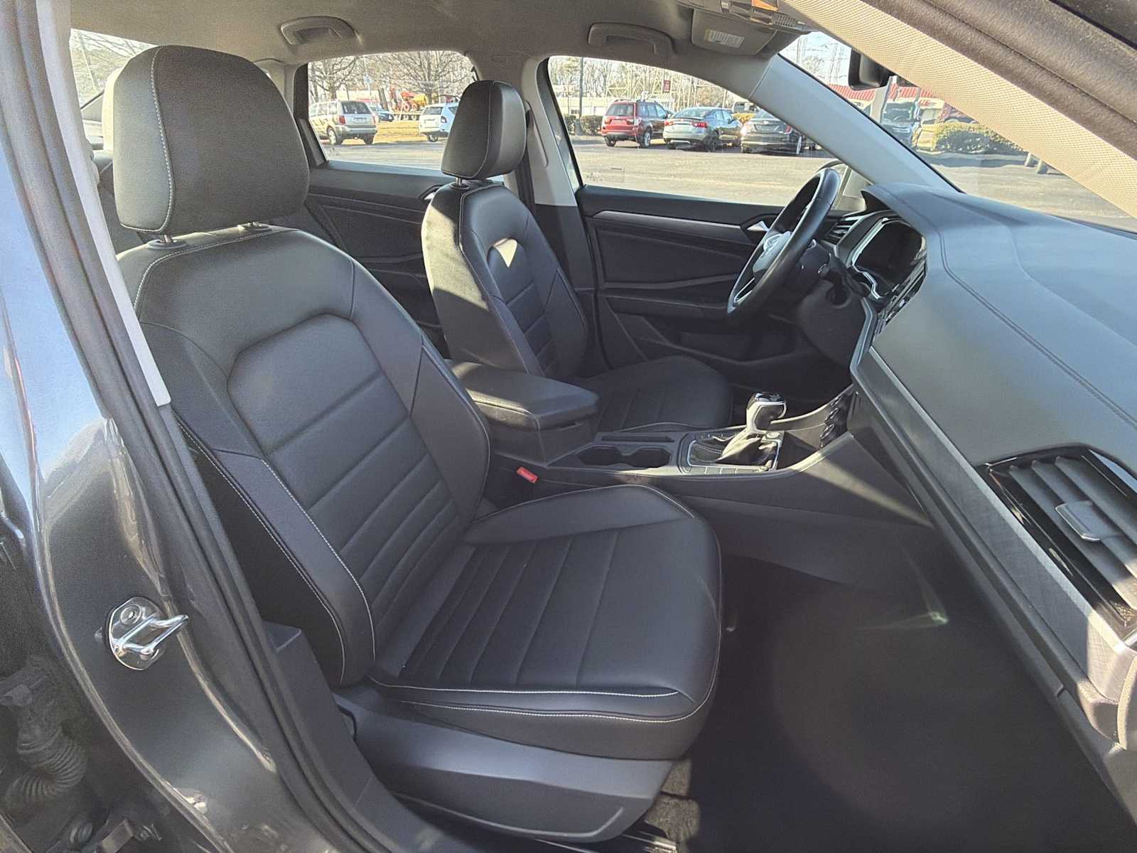 Thumbnail: 2024 Volkswagen Jetta - 24