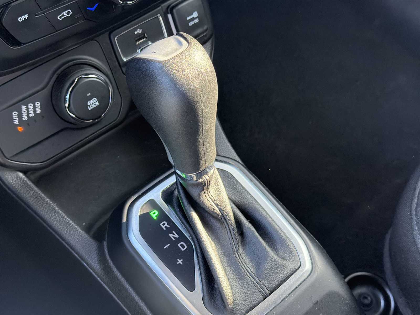 Thumbnail: 2023 Jeep Renegade - 22