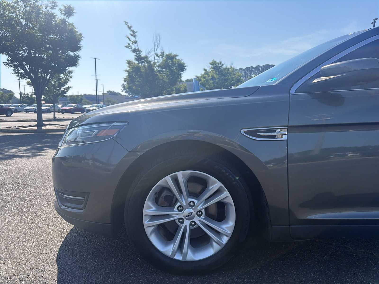 Thumbnail: 2017 Ford Taurus - 17
