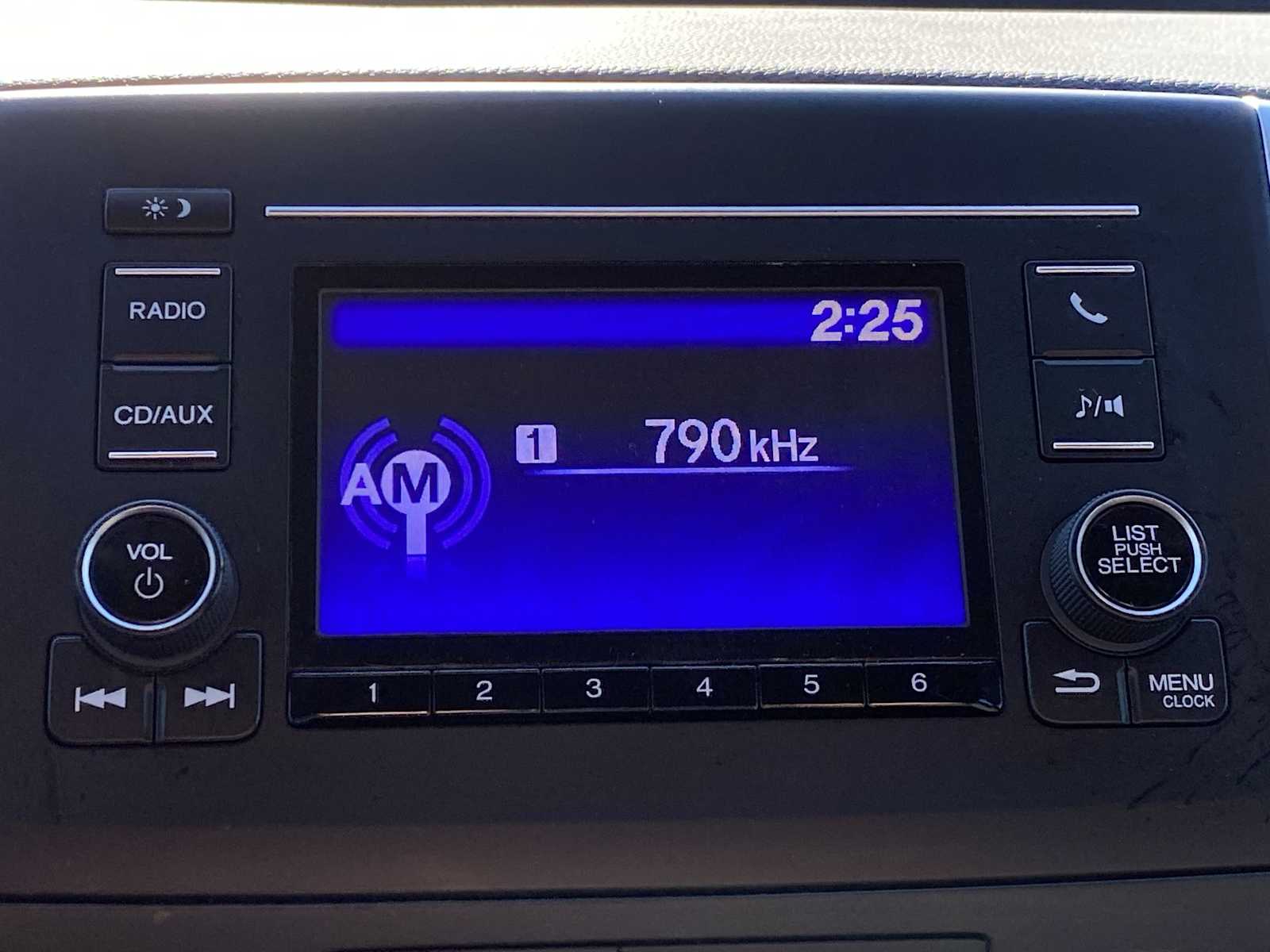 Thumbnail: 2017 Honda Ridgeline - 13