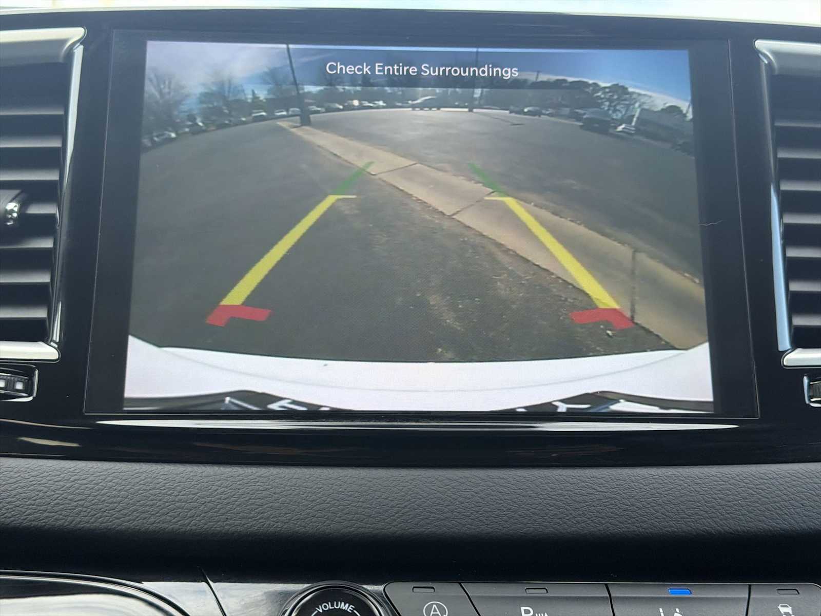 Thumbnail: 2023 Chrysler Pacifica - 22