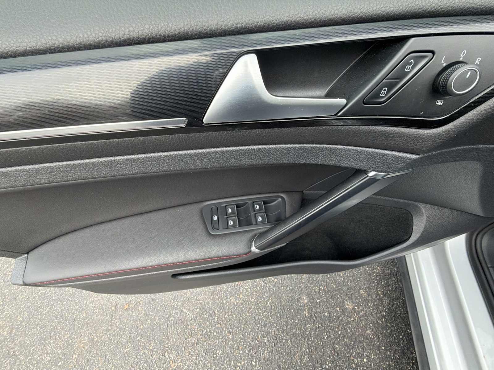 Thumbnail: 2015 Volkswagen Golf - 15