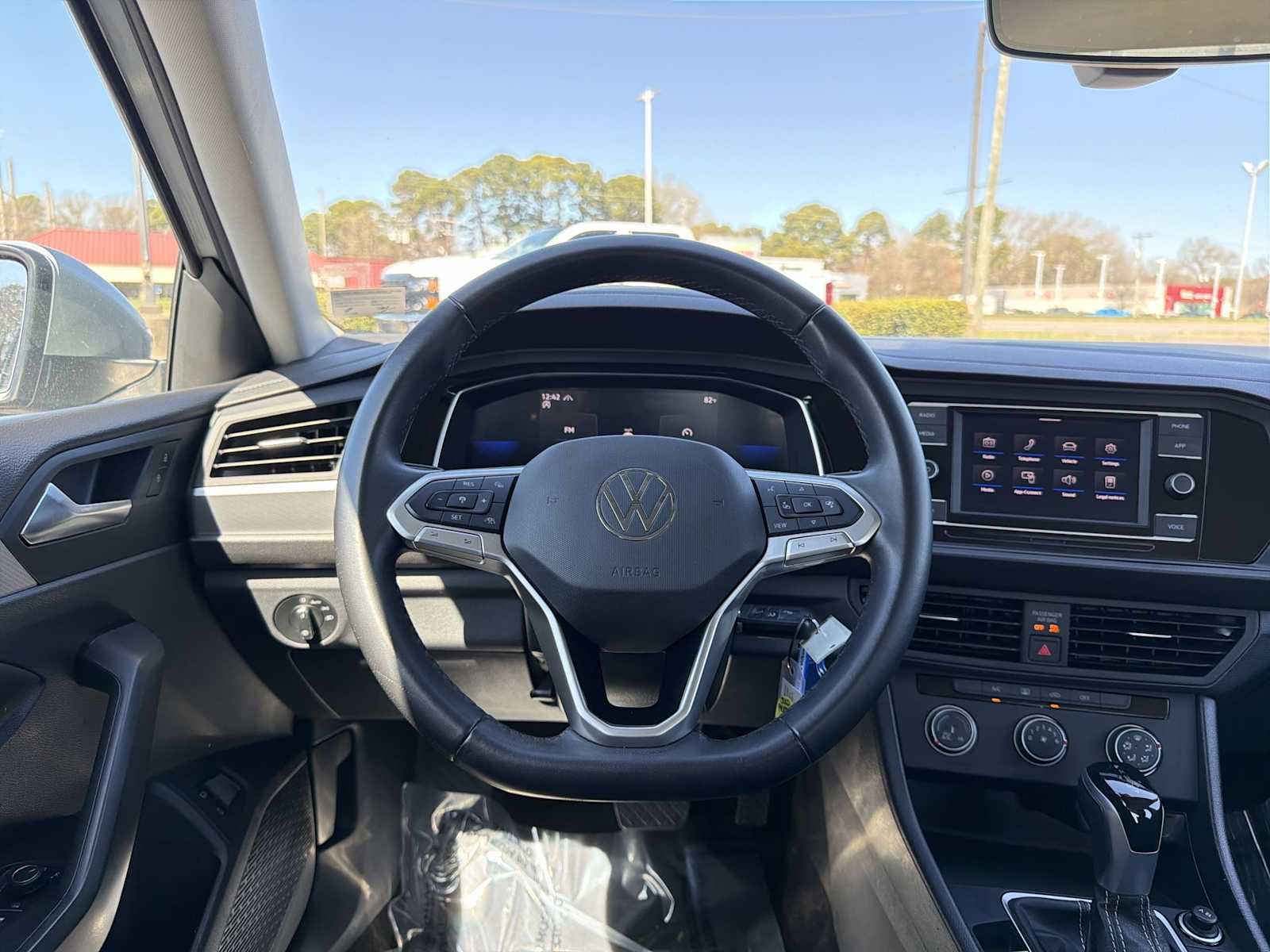 Thumbnail: 2024 Volkswagen Jetta - 19