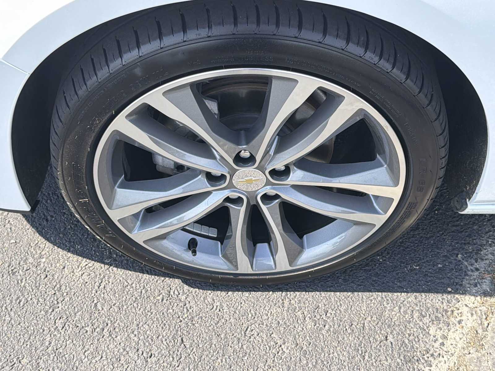 Thumbnail: 2023 Chevrolet Malibu - 18