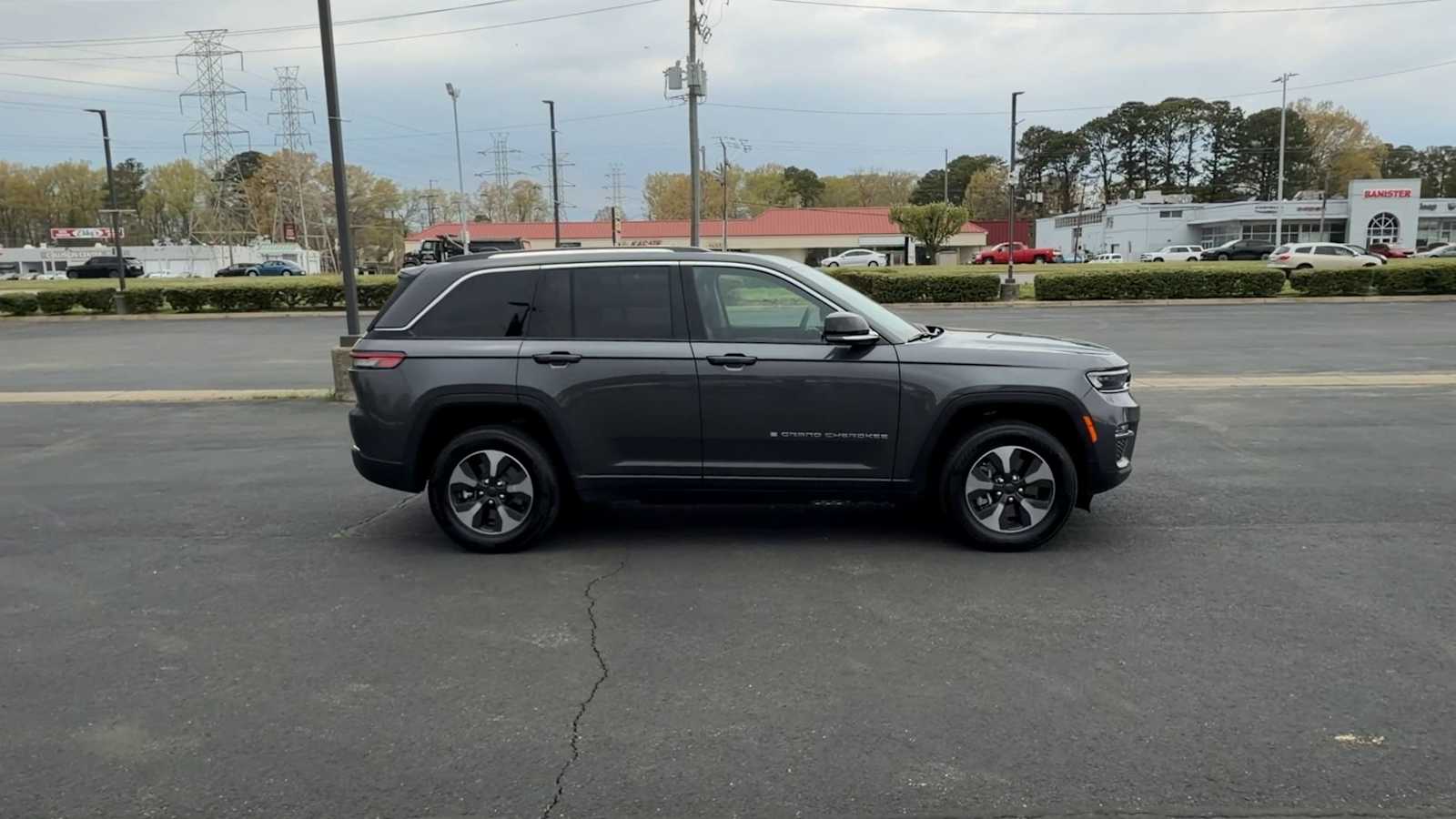 Thumbnail: 2024 Jeep Grand Cherokee - 9