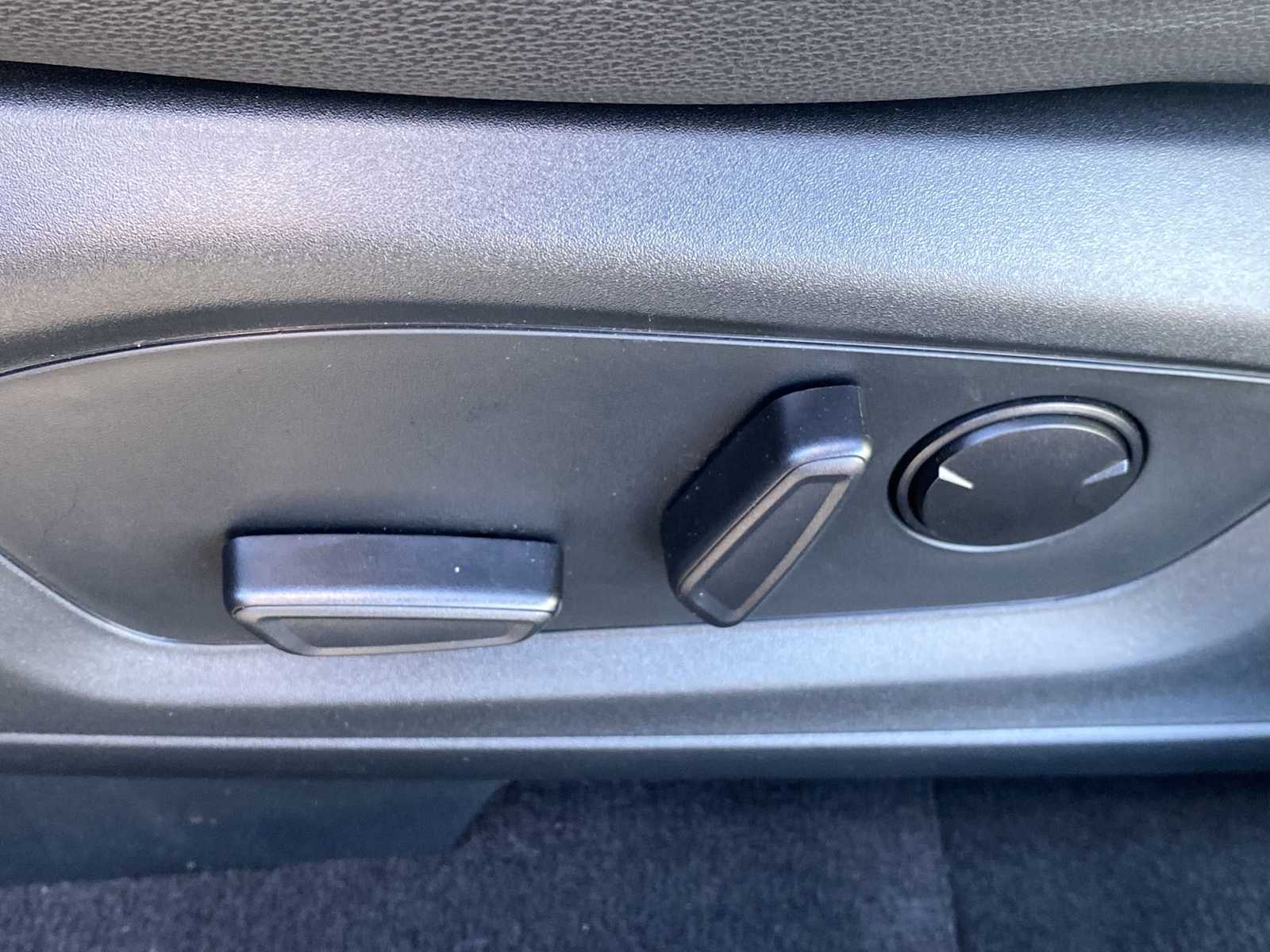 Thumbnail: 2023 Ford Explorer - 14