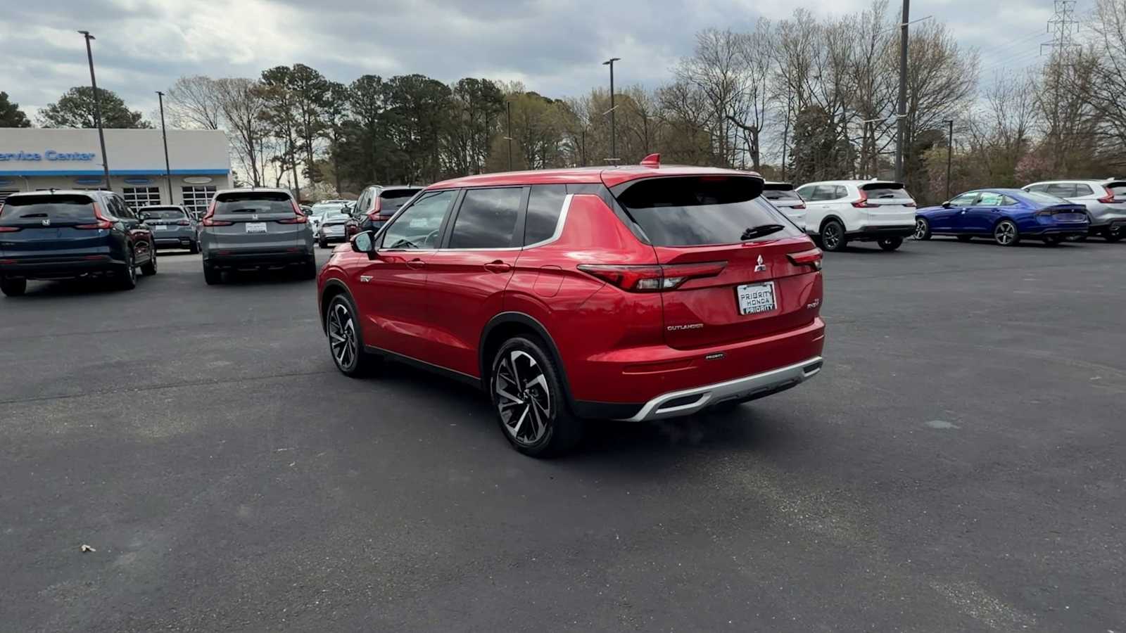 Thumbnail: 2024 Mitsubishi Outlander - 6