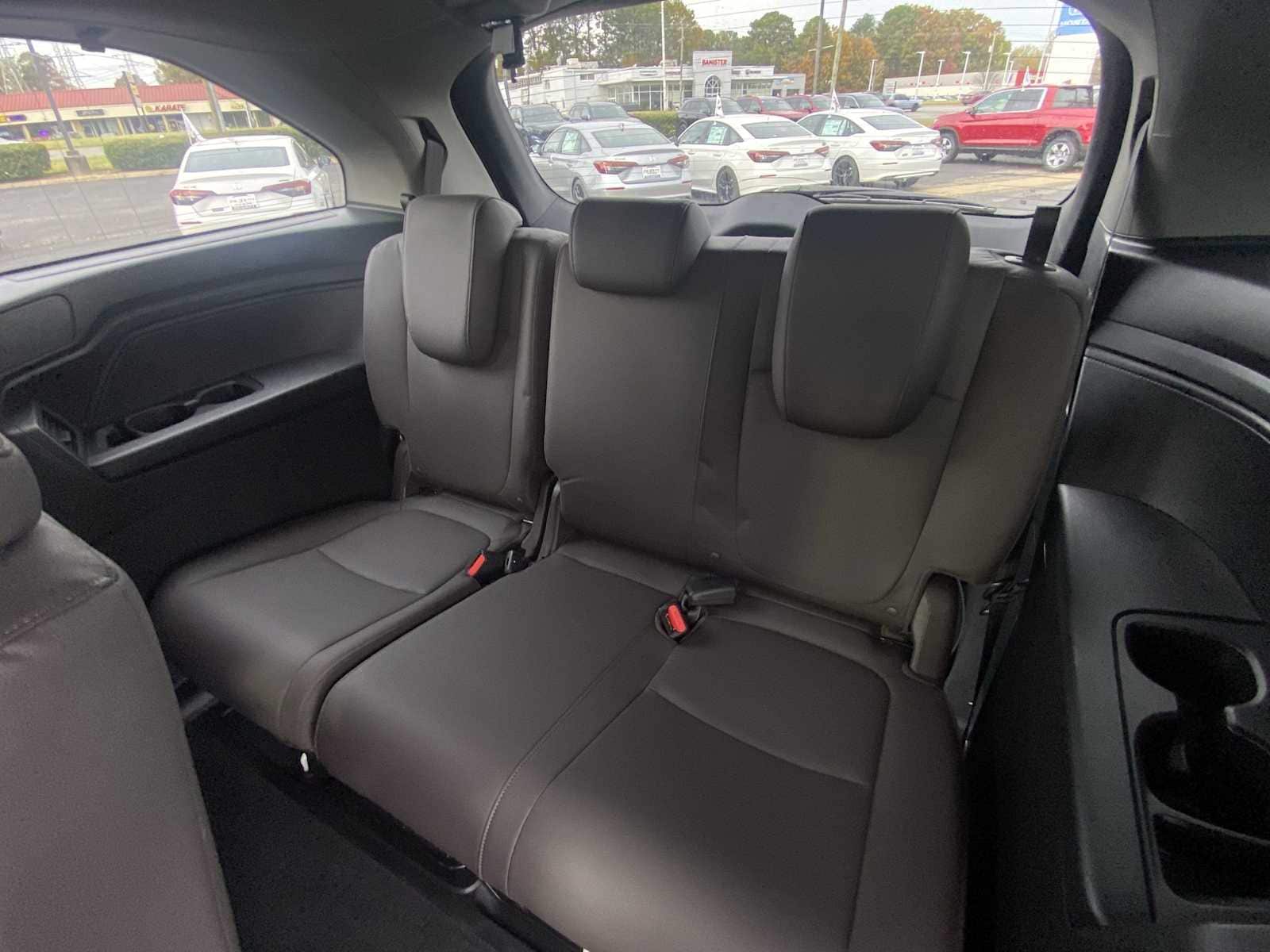 Thumbnail: 2018 Honda Odyssey - 25