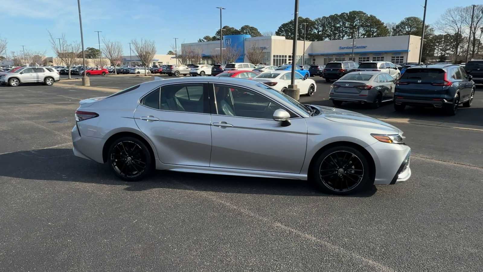 Thumbnail: 2023 Toyota Camry - 9