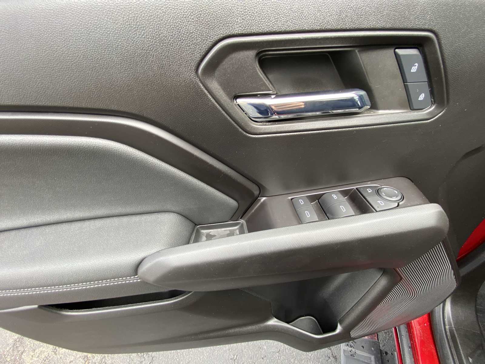 Thumbnail: 2024 Chevrolet Colorado - 15