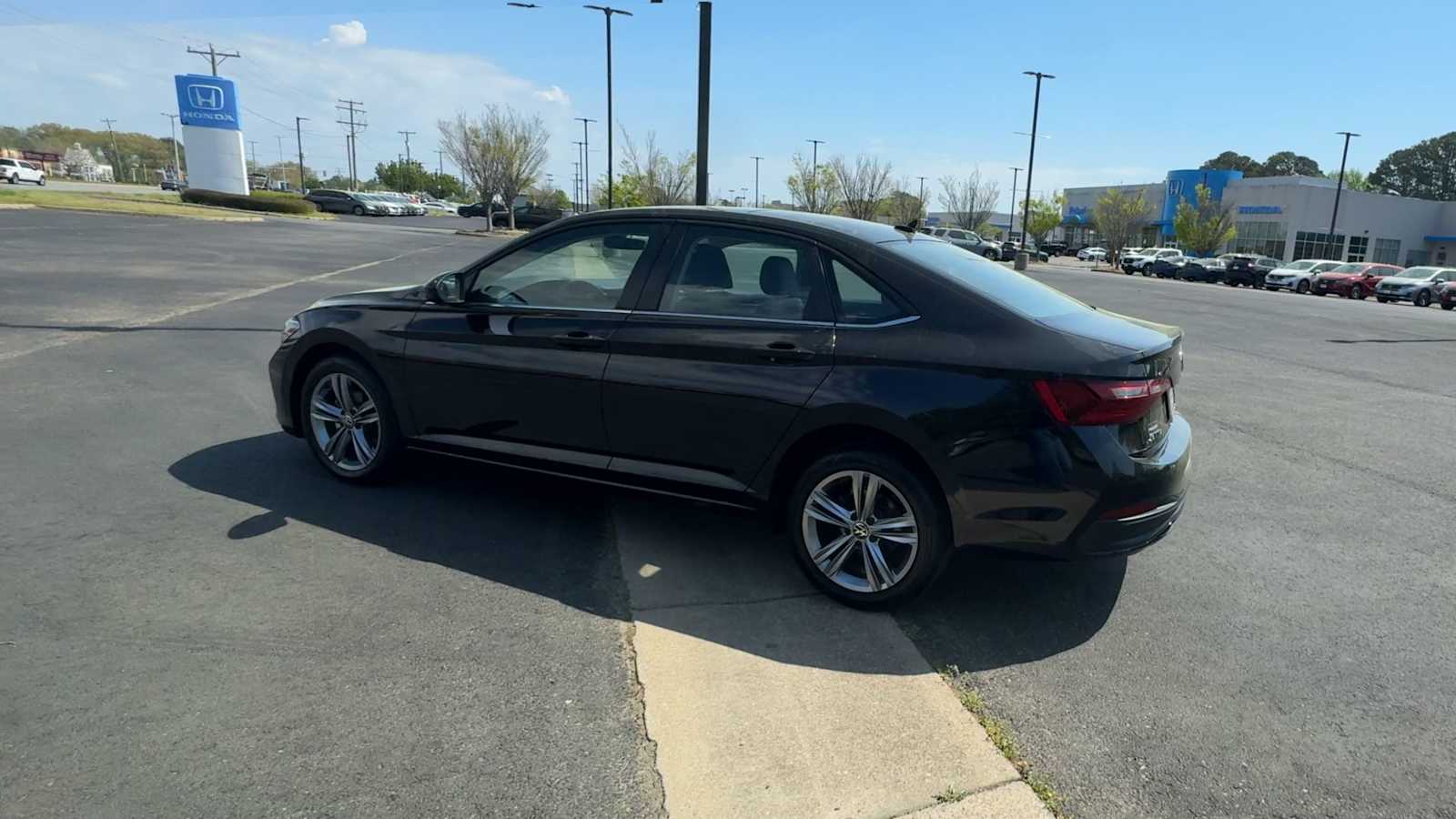 Thumbnail: 2024 Volkswagen Jetta - 6