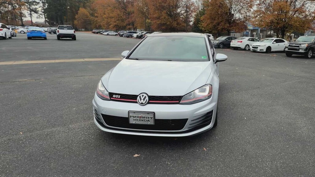Used 2015 Volkswagen Golf GTI 2.0T SE 4-Door Hatchback
