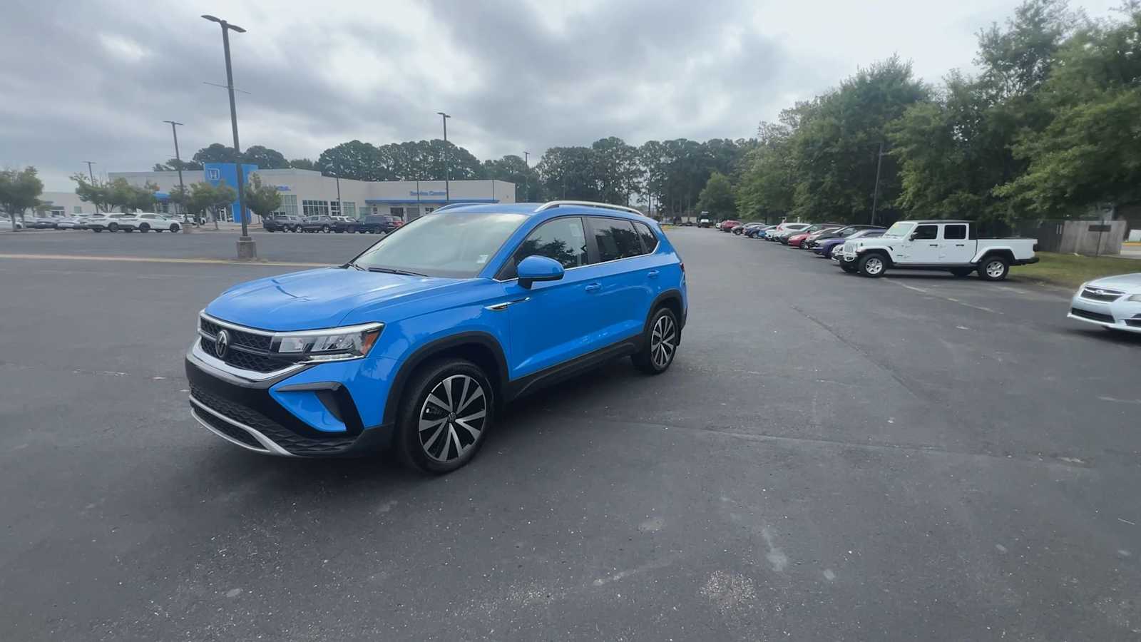 Thumbnail: 2024 Volkswagen Taos - 4