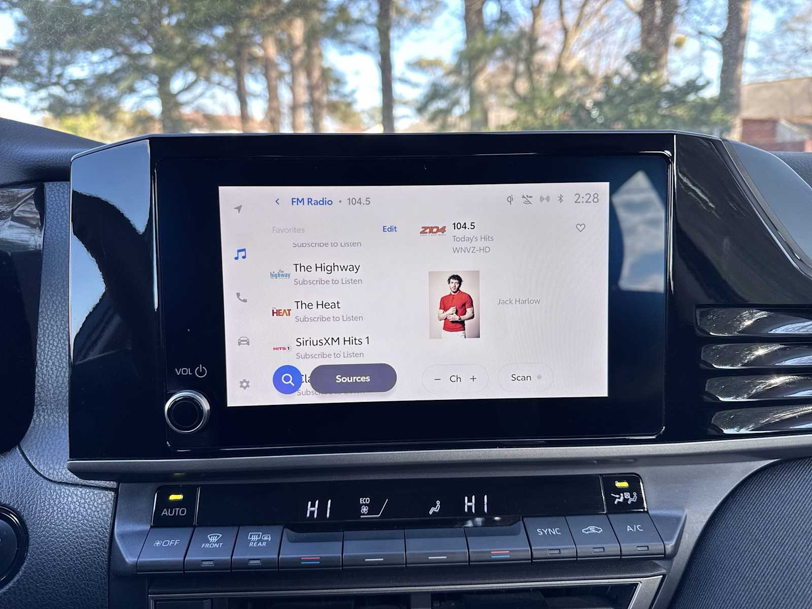 Thumbnail: 2025 Toyota Camry - 12