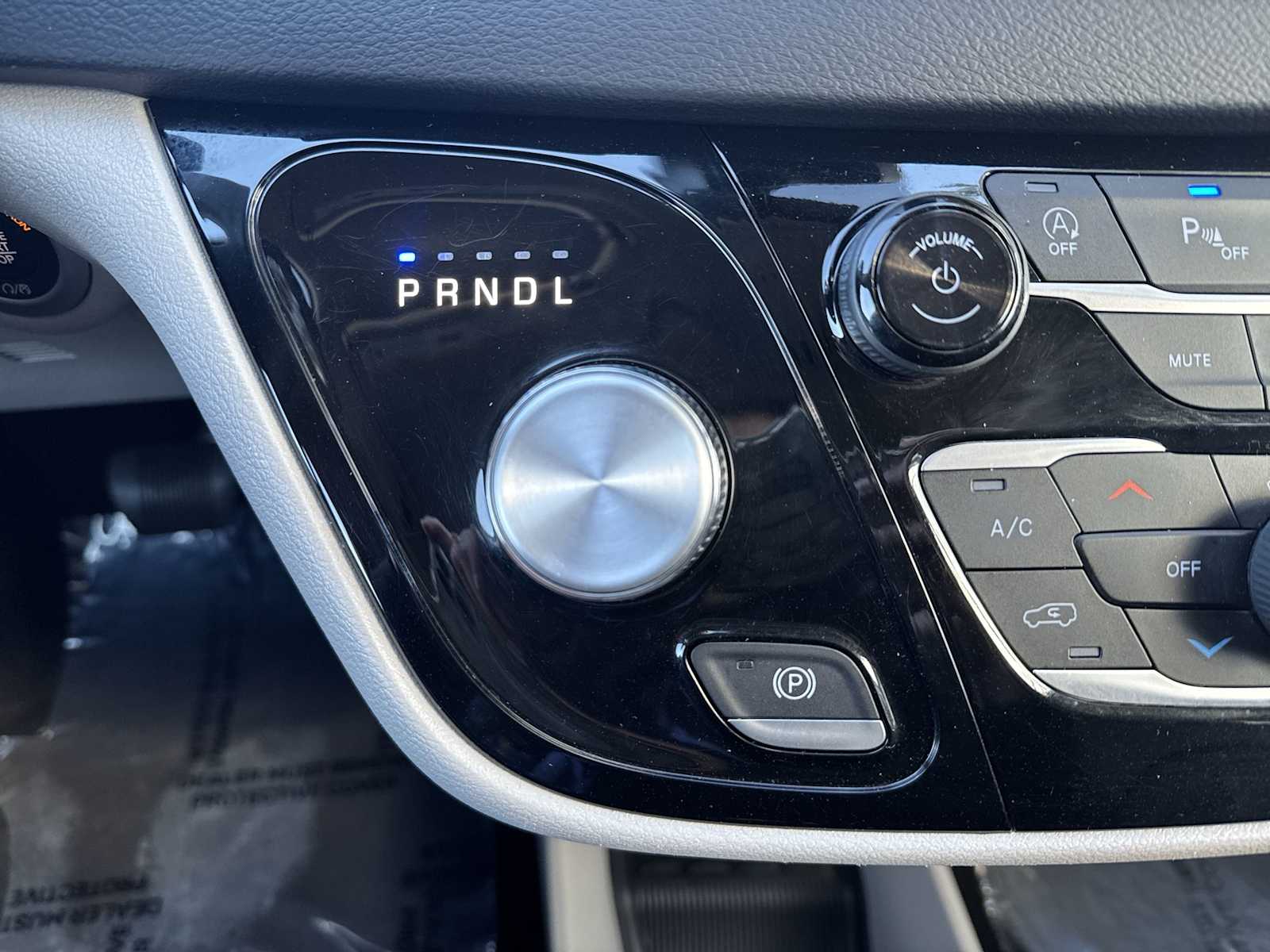 Thumbnail: 2023 Chrysler Pacifica - 20