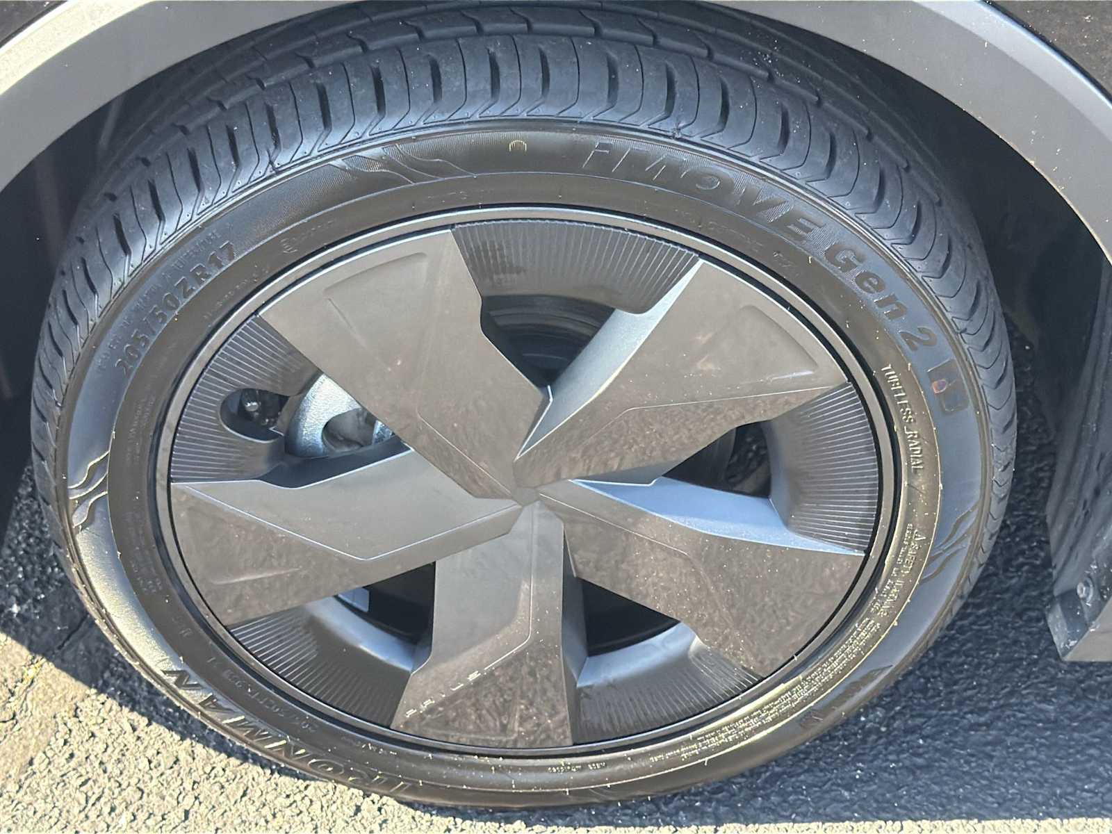 Thumbnail: 2024 Toyota Prius - 18