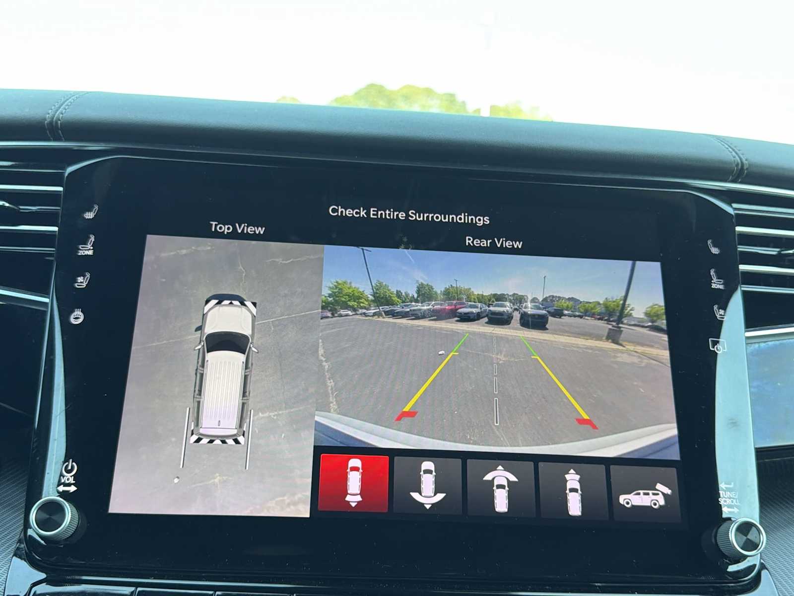 Thumbnail: 2024 Jeep Grand Wagoneer L - 24