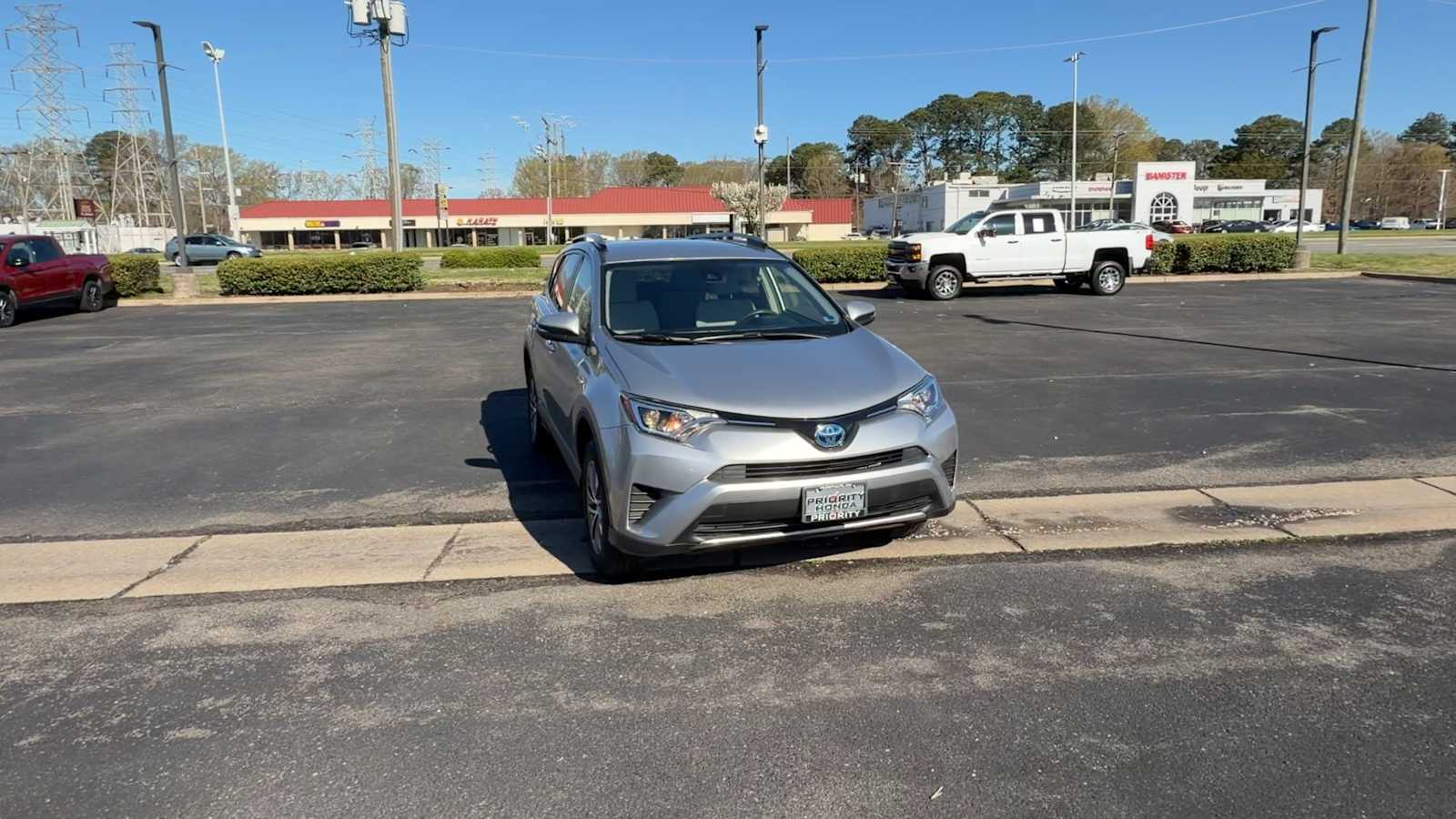 Thumbnail: 2018 Toyota RAV4 - 3