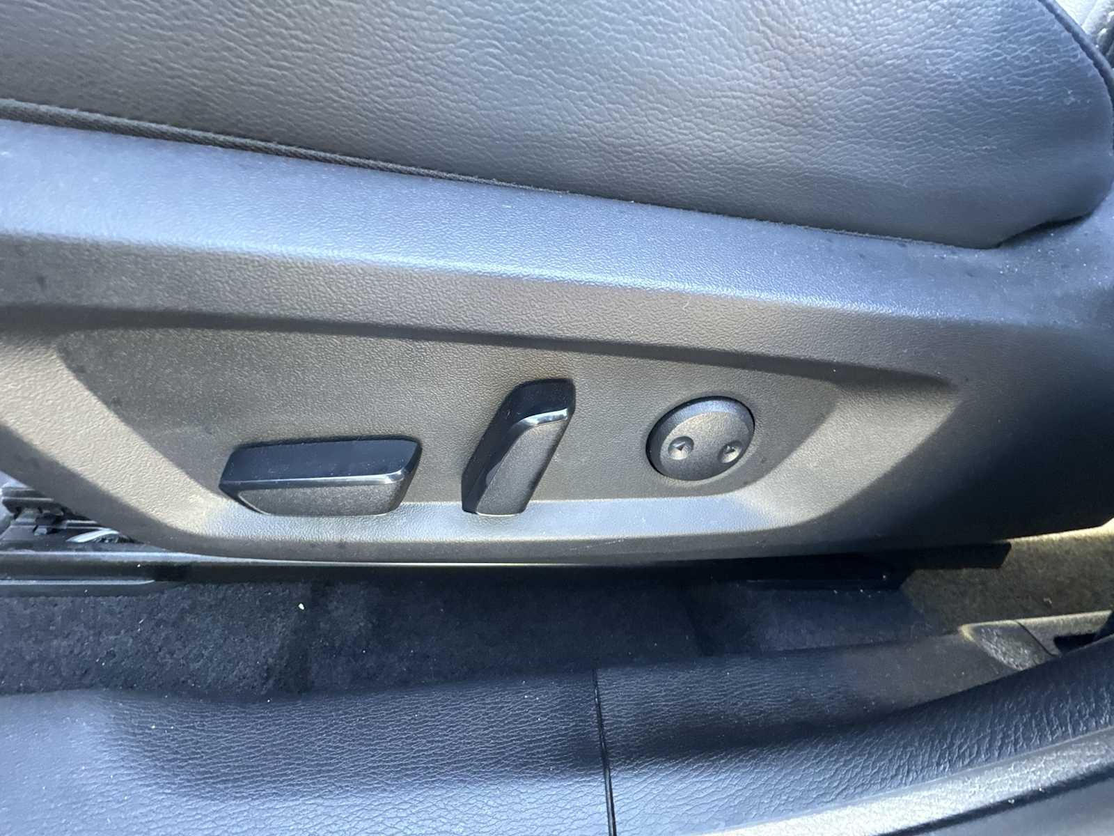 Thumbnail: 2024 Mitsubishi Outlander - 14