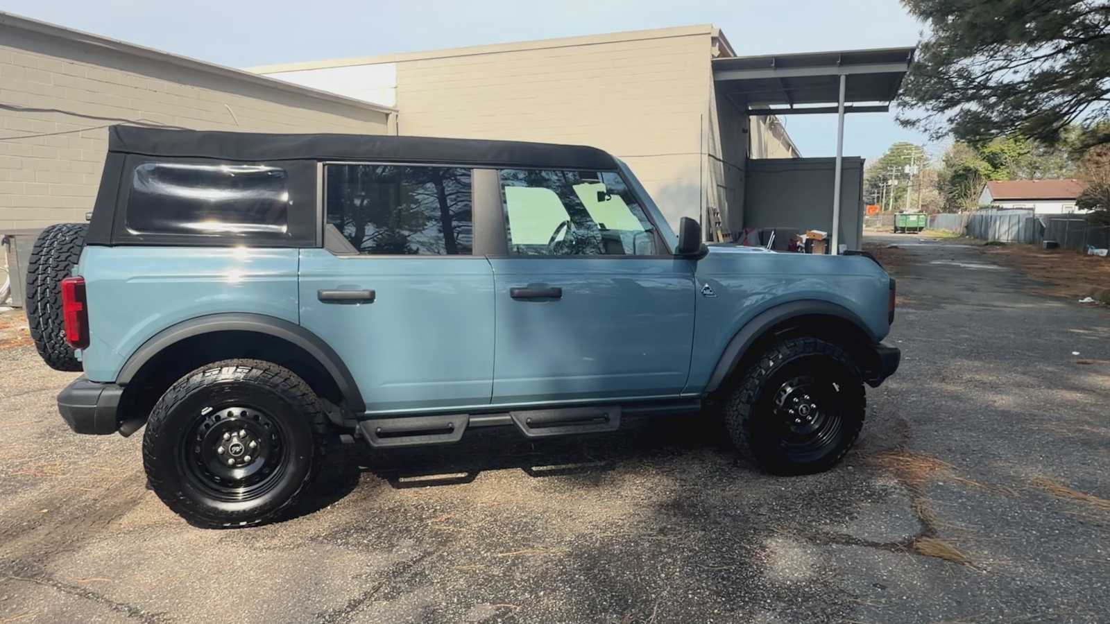 Thumbnail: 2023 Ford Bronco - 9