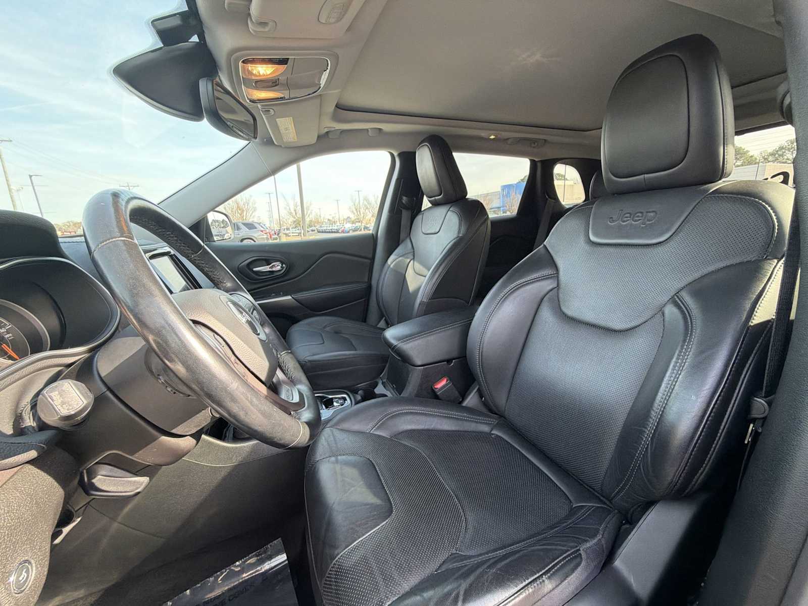 Thumbnail: 2021 Jeep Cherokee - 13