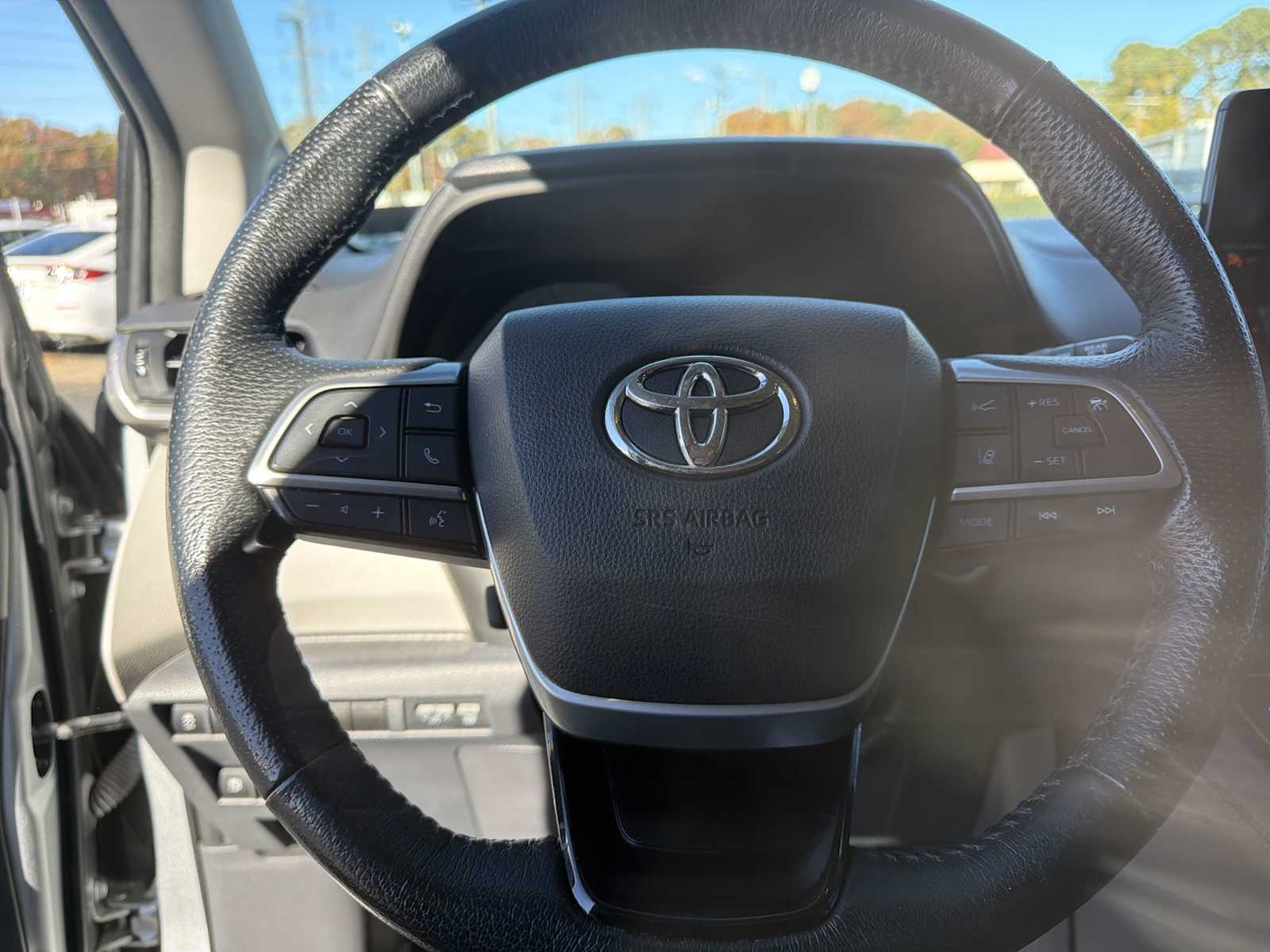 Thumbnail: 2021 Toyota Sienna - 11