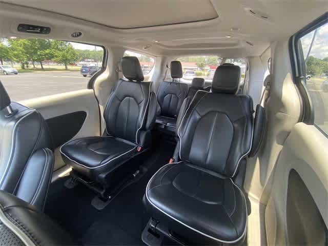 Thumbnail: 2023 Chrysler Pacifica - 25