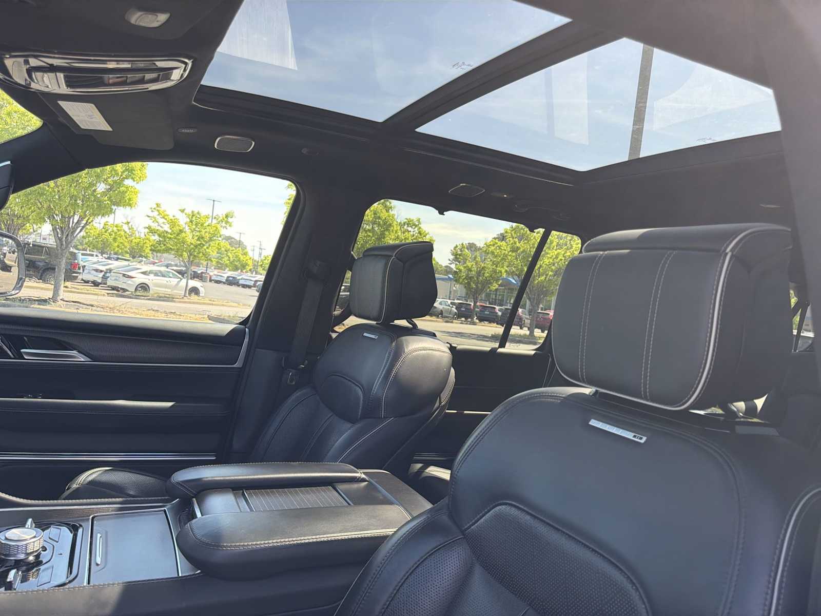 Thumbnail: 2024 Jeep Grand Wagoneer L - 16