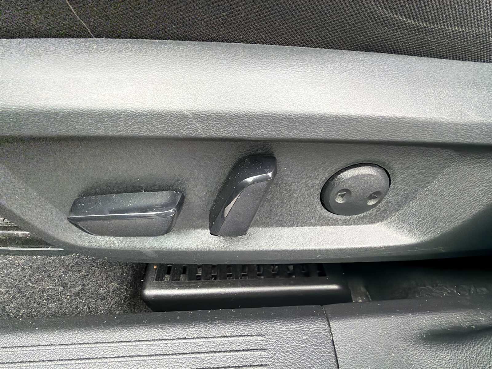 Thumbnail: 2023 Nissan Rogue - 14