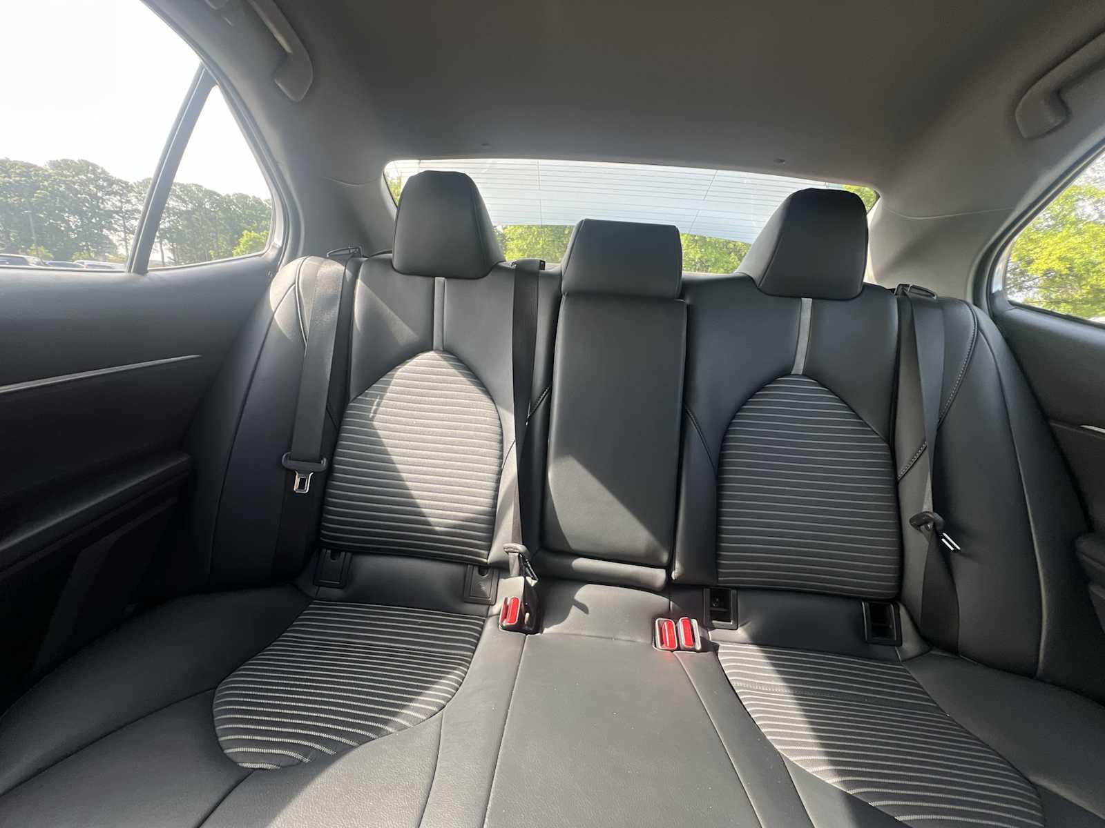2023 Toyota Camry SE 24