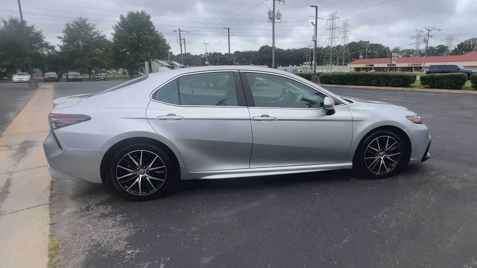 Thumbnail: 2023 Toyota Camry - 9