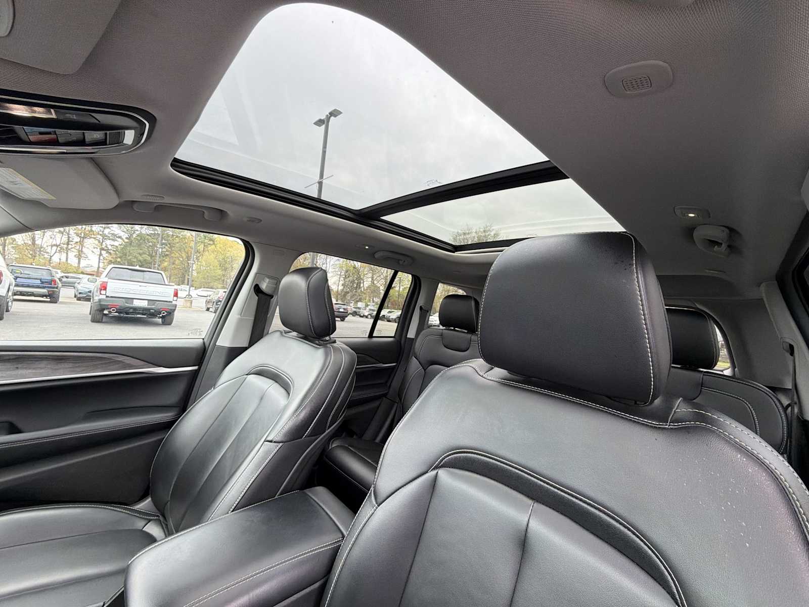 Thumbnail: 2024 Jeep Grand Cherokee - 16