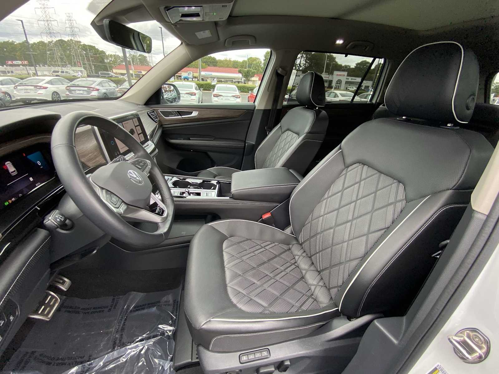 Thumbnail: 2025 Volkswagen Atlas - 13