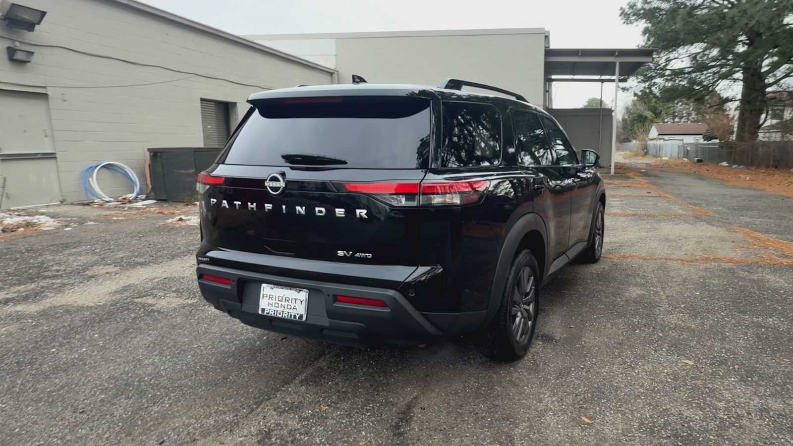 Thumbnail: 2024 Nissan Pathfinder - 8