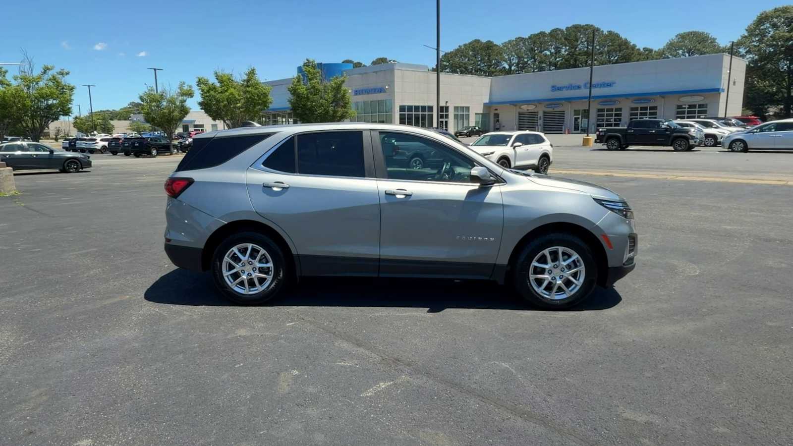 Thumbnail: 2024 Chevrolet Equinox - 9