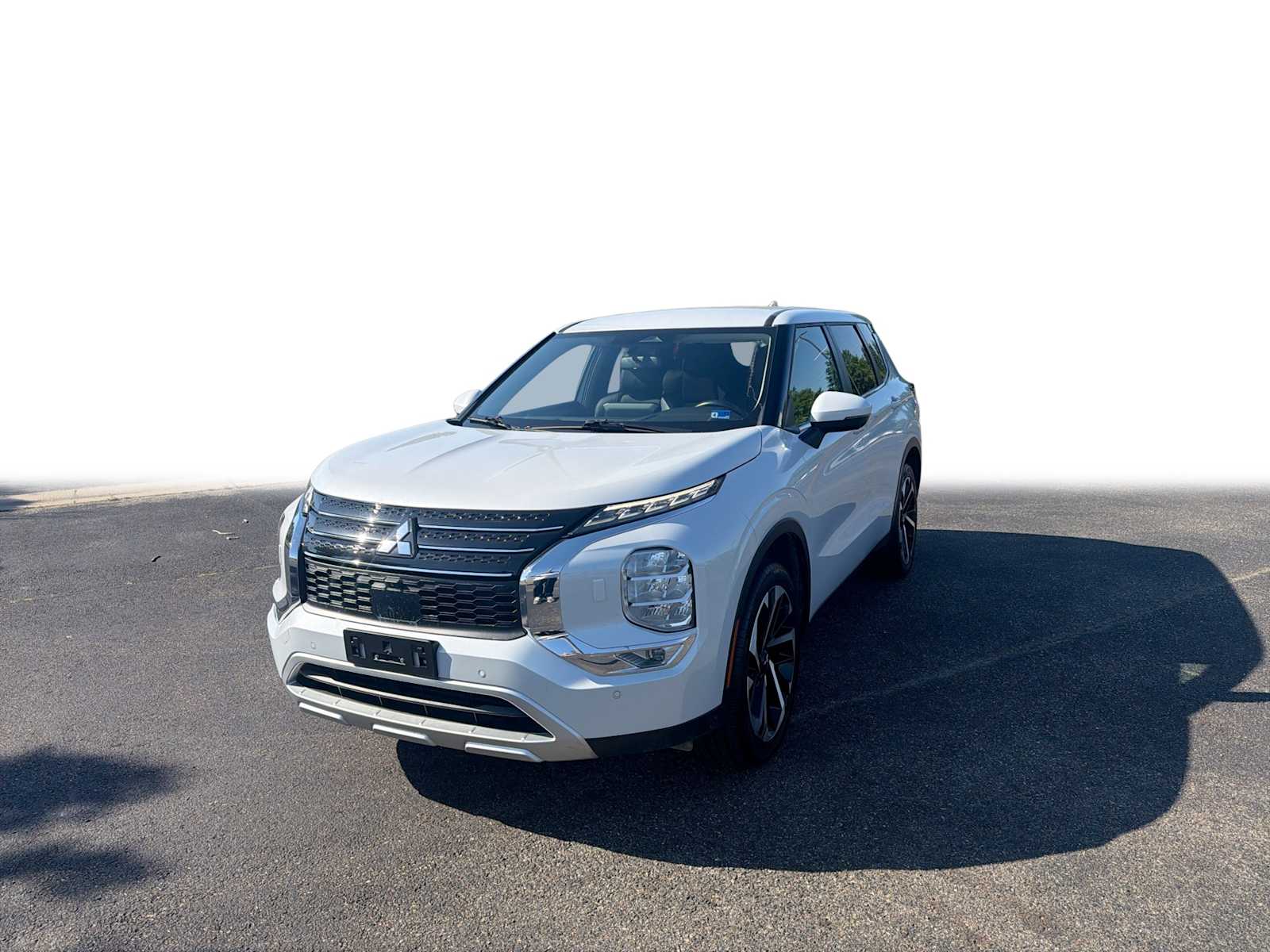 Thumbnail: 2024 Mitsubishi Outlander - 1