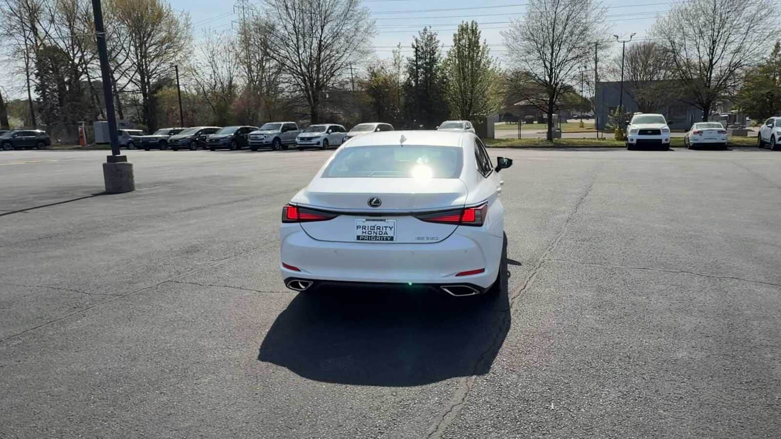 Thumbnail: 2019 Lexus ES - 7