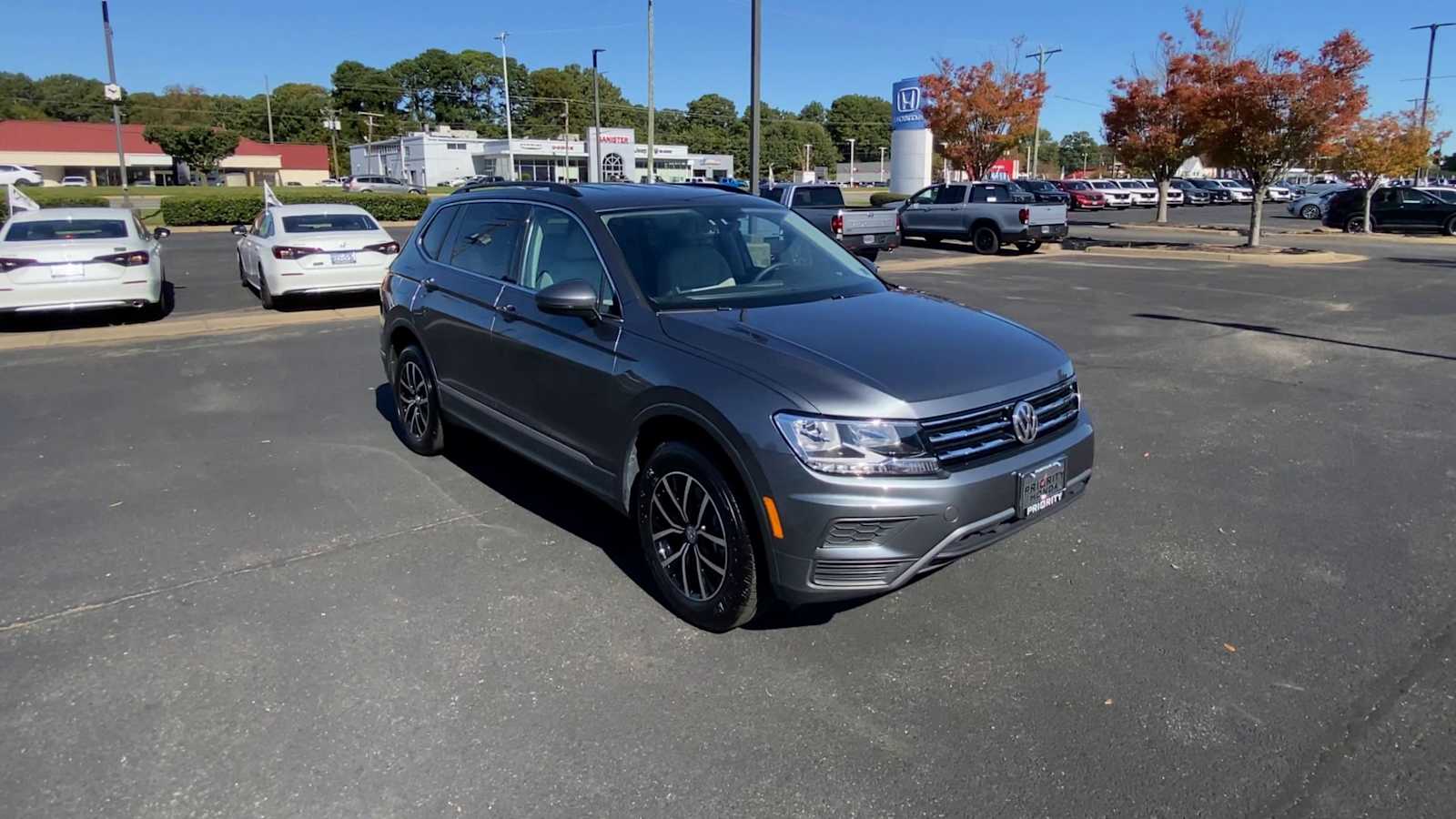 Thumbnail: 2021 Volkswagen Tiguan - 2