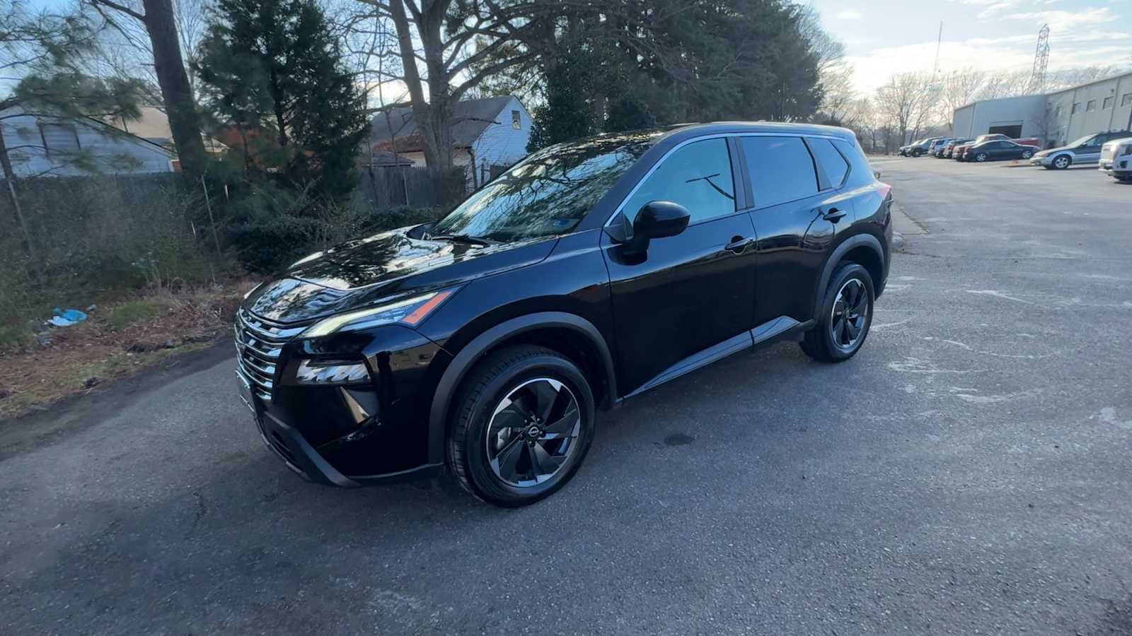 Thumbnail: 2025 Nissan Rogue - 4