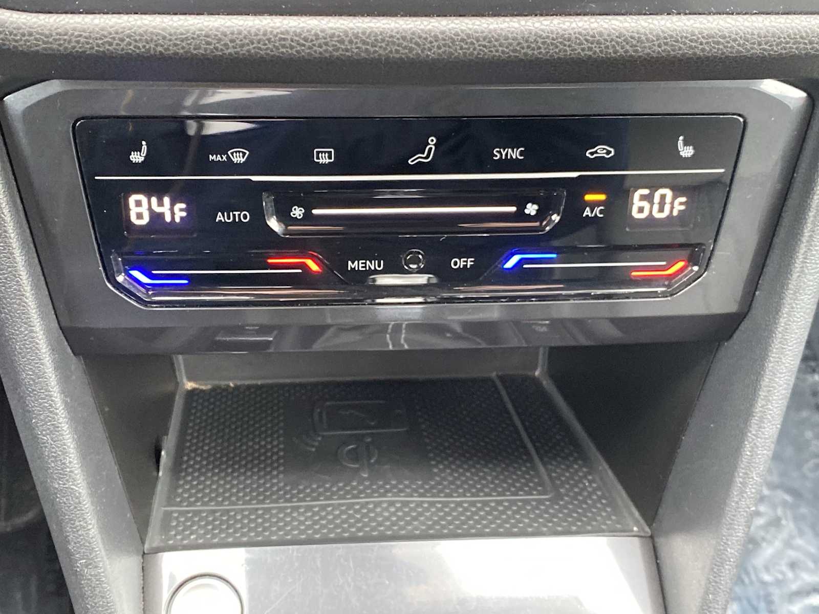 Thumbnail: 2022 Volkswagen Tiguan - 16