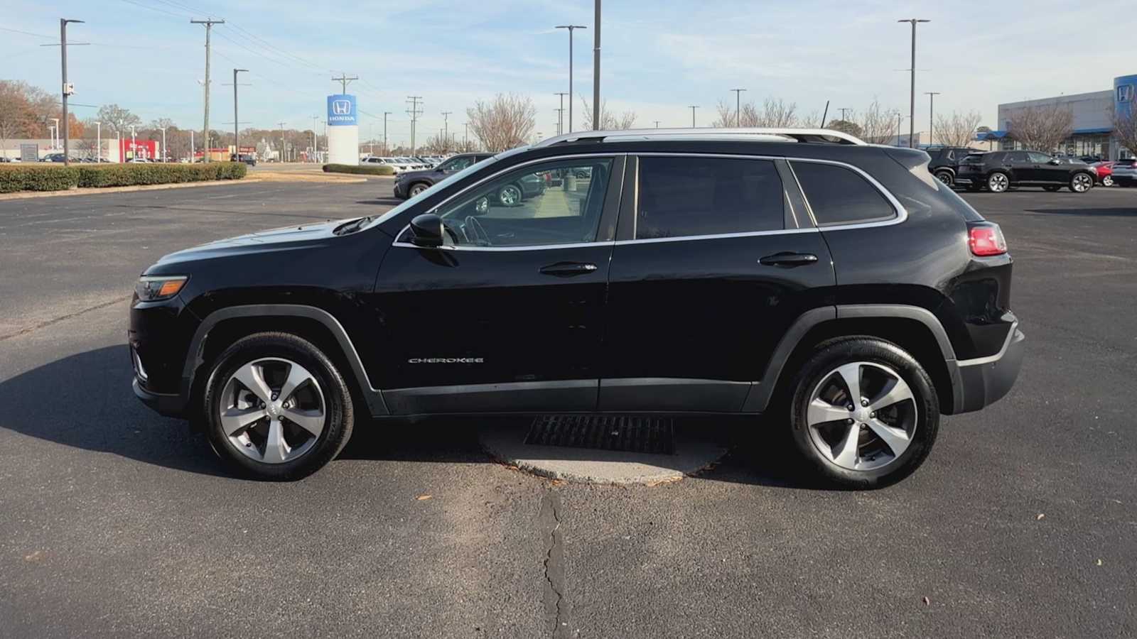 Thumbnail: 2021 Jeep Cherokee - 5