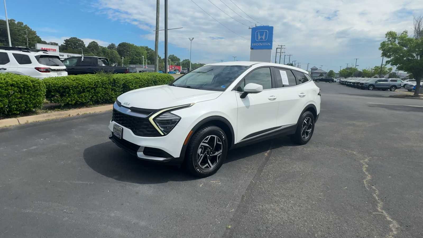 Thumbnail: 2024 Kia Sportage - 4