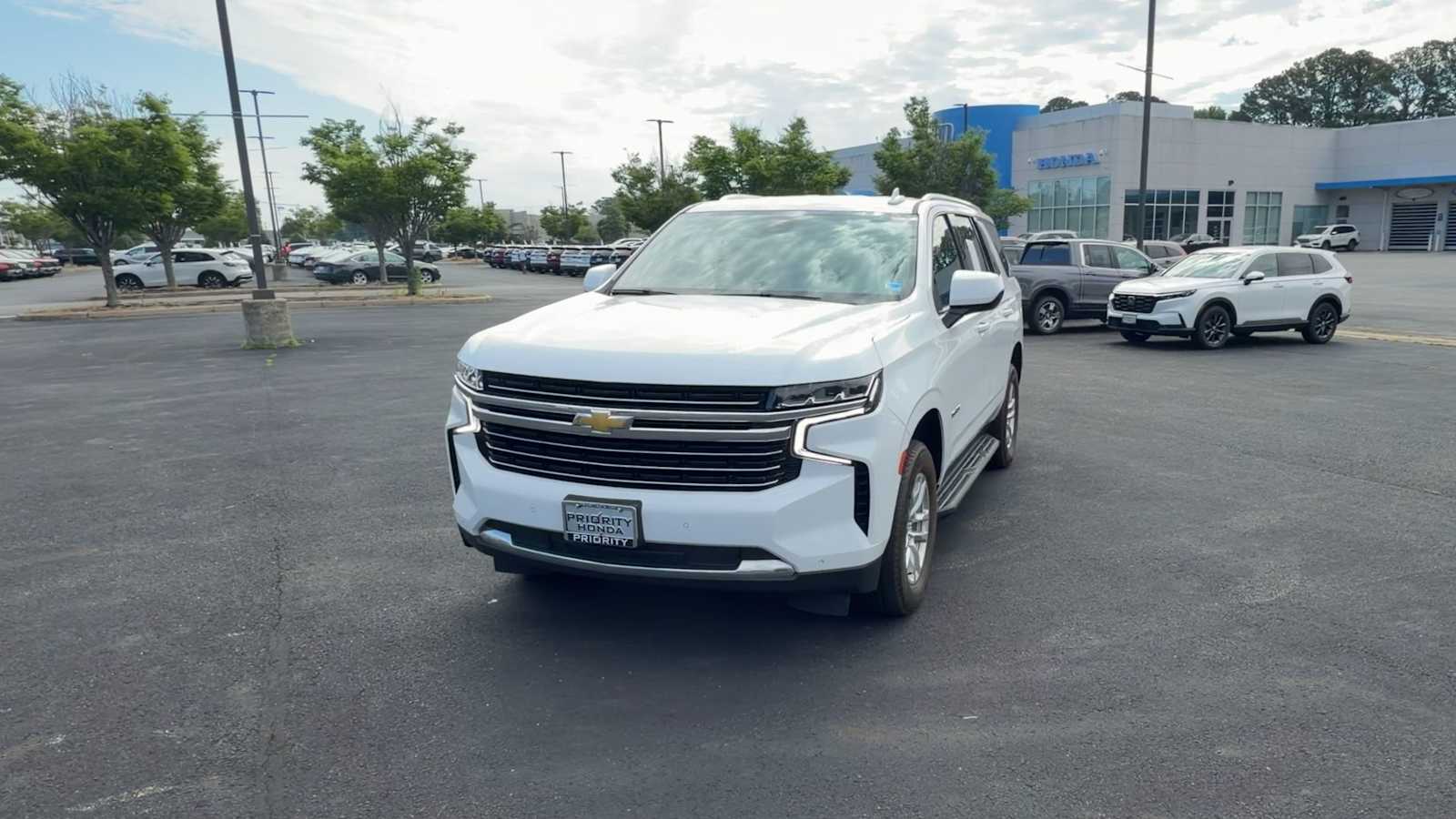 Thumbnail: 2023 Chevrolet Tahoe - 3