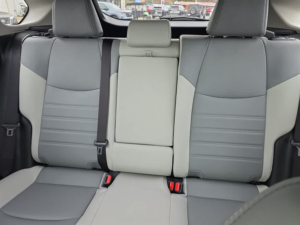 Thumbnail: 2021 Toyota RAV4 - 16