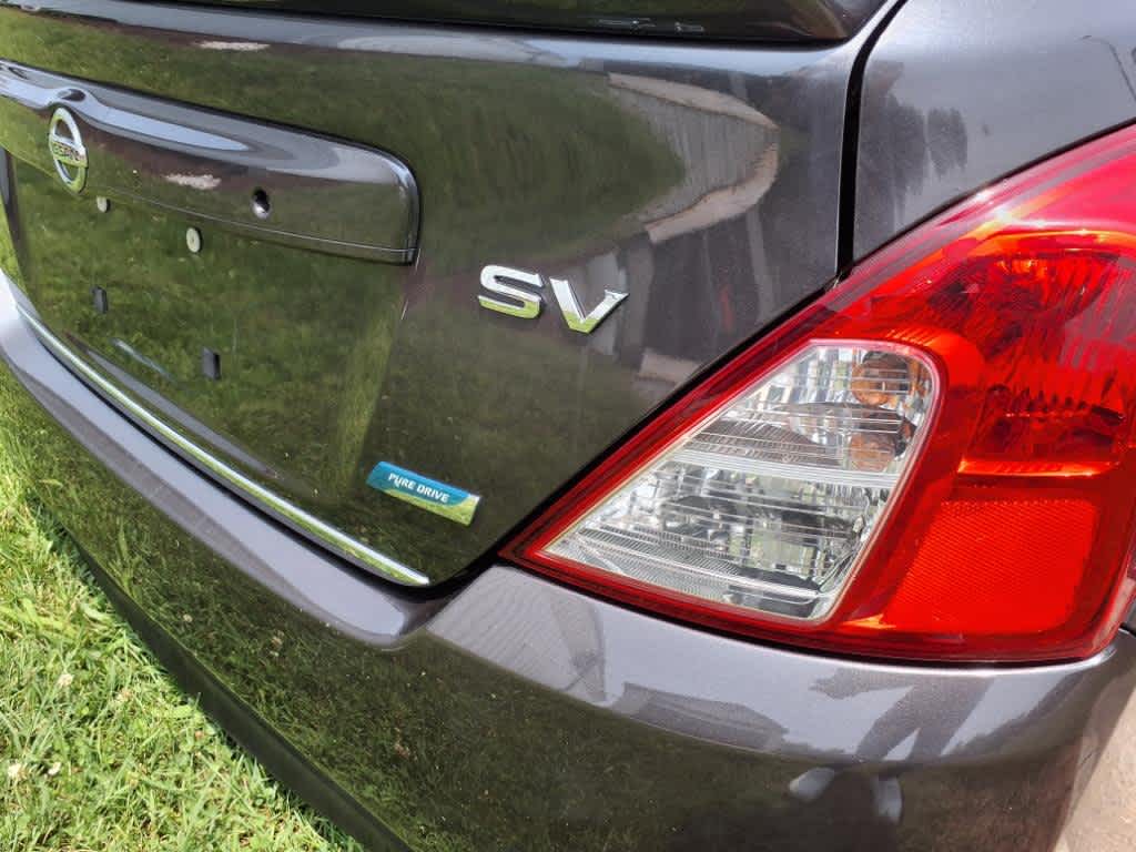 2015 Nissan Versa 1.6 SV 4
