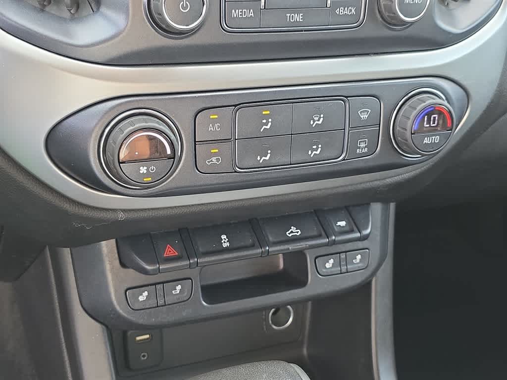 Thumbnail: 2017 Chevrolet Colorado - 22