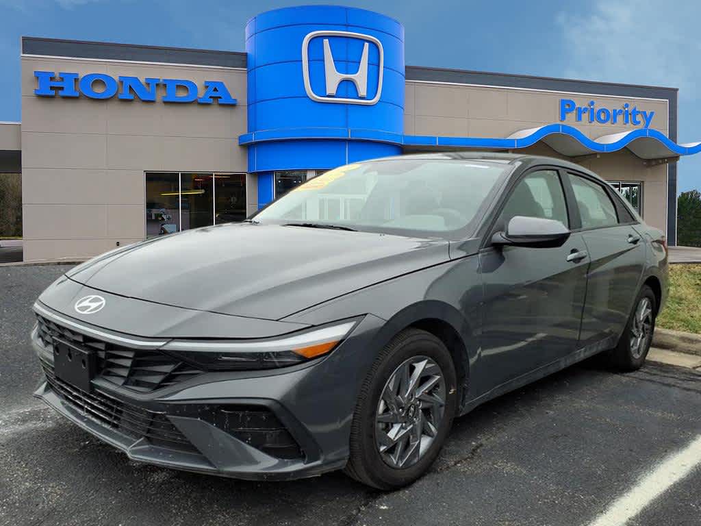 Thumbnail: 2024 Hyundai Elantra - 1