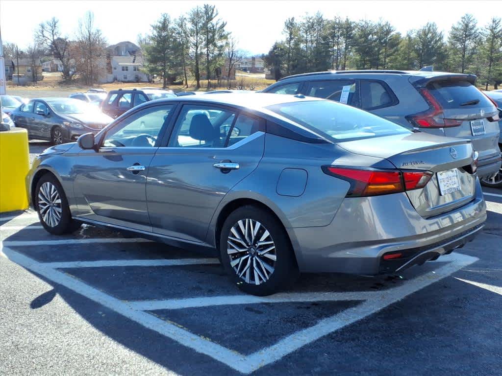 Thumbnail: 2023 Nissan Altima - 11